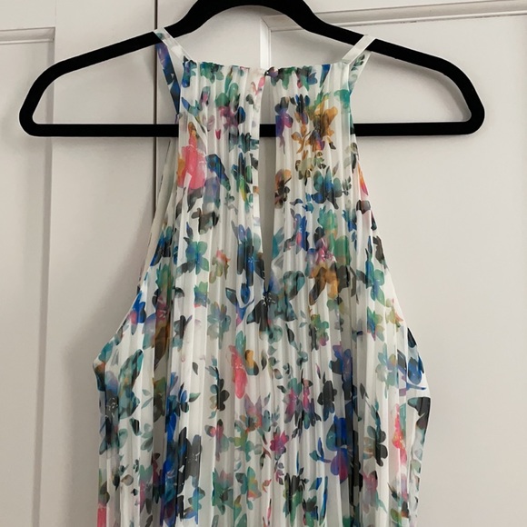Likely Floral Chester Pleated Maxi - Picture 4 of 4
